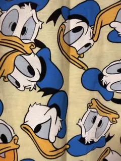 お値下げDisney ドナルドダック 総柄 Tシャツのサムネイル