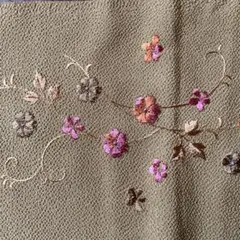 オリーブグリーン 花柄 半襟