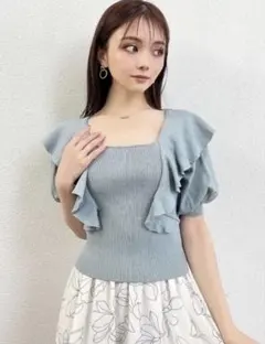 RESEYXXY スクエアラッフルニットトップス Fサイズ ブルー系のサムネイル