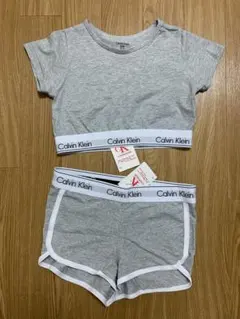 Calvin Klein グレー セットアップ Mサイズ　上下セットTシャツ人気