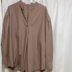 OPAOUECLIPベージュ Vネック 長袖シャツ
