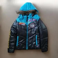 フード付きジャケット 黒と青