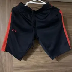 アンダーアーマー  ハーフパンツ　短パン　半ズボン　ブラック　YXL  160