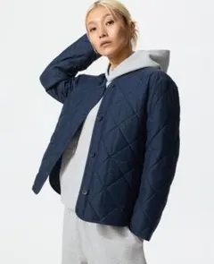 パフテックノーカラージャケット　ネイビー　ユニクロ　紺　キルティング