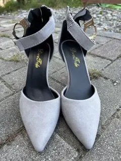 グレー スエード ハイヒールパンプス アンクルストラップ