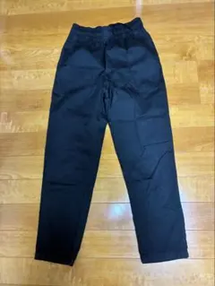 GU ジーユー　黒パンツ　M