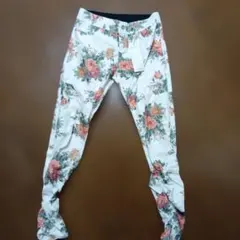 フラワープリント スキニーパンツ Lサイズ