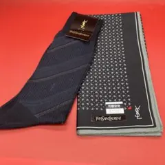 《新品未使用》イヴ・サンローラン❤️メンズハンカチ＆靴下セットのサムネイル