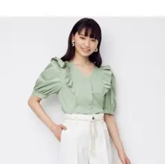 ミントグリーン シャツ