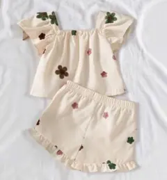 花柄刺繍フリル付きトップスとショートパンツセット　6-9M