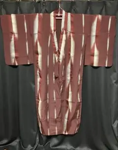 小紋着物 赤と白の大判の矢絣