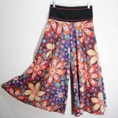 シワ加工超ワイドマキシ丈フレアーパンツ　朱色・黄色等の花柄　No.013143