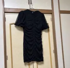 『美品』H&M 黒レースミニワンピース半 袖