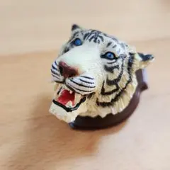 Item thumbnail for item 03775320-2129-466b-8a98-f0f6f12c6ec3