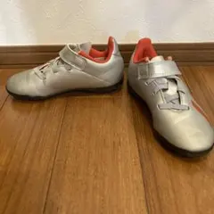 17cm サッカーシューズ シルバー/オレンジ ストラップ付き
