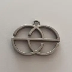 Stussy アルファベットU型ペンダント - メルカリ
