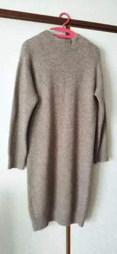 ハイネックニットワンピース