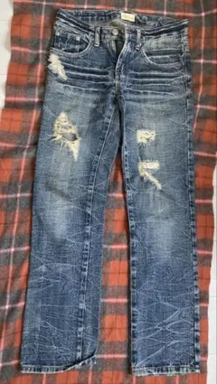 【使用あり】　デニム　ジーンズ　パンツ　ダメージ加工　レディース