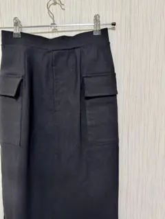 ブラックタイトスカート サイドポケット付き