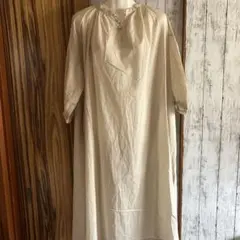 新品　pou dou dou ワンピース　生成り