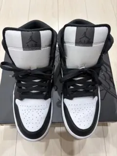 NIKE エアジョーダン1ミッド SEパンダエレファント サファリ