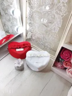 ハート型フリルポーチ（白）