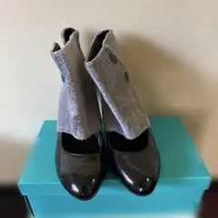 ファー付き黒ヒールブーツ