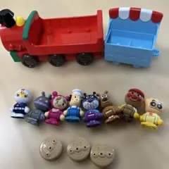 アンパンマンはじめてドールハウスセット　SLマンと８人のなかまたち