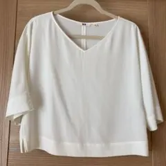 ユニクロ　トップス　ドレープブラウス