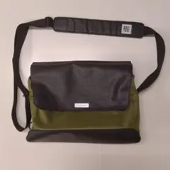 MOLESKINE(モレスキン)★メッセンジャーバッグ★オリーブ×ブラックのサムネイル