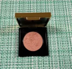 YSL イヴサンローランボーテ サテンクラッシュ アイシャドウ 04