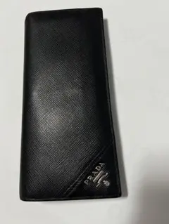 プラダ　長財布