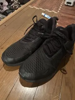 オールブラック ナイキ エア マックス 270