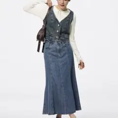 新品未使用タグ付き、GU ライトデニムフレアマキシスカート