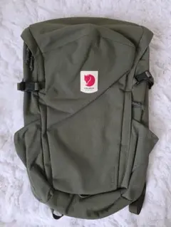 Item thumbnail for item e5aaddeb-5341-474a-80b2-f2f9b3d7eee3