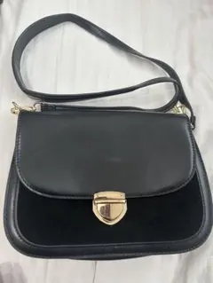 ブラック ショルダーバッグ ゴールド金具のサムネイル