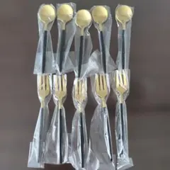 【新品　未使用品】スプーンとフォークのカトラリーセット　ゴールド　ブラック