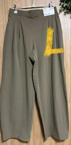 ユニクロ ウルトラストレッチ アクティブ ワイドパンツ カーキ L