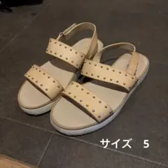 【訳あり】ZARA GIRLSスタッズ付きベージュ厚底サンダル