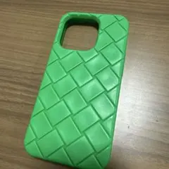 iPhone14pro ボッテガべネタ　グリーン　スマホケースのサムネイル