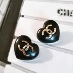 2025年最新】chanel ボタン ピアスの人気アイテム - メルカリ