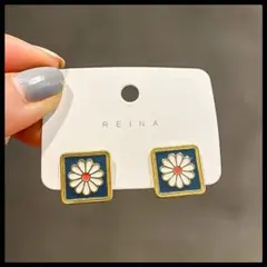 【新品】 花モチーフ ピアス フラワー ビンテージ風