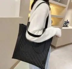 トートバッグ ブラック 黒 ビジネスバッグ レザー 通勤 モノトーン