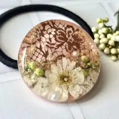 ハンドメイド レジン ヘアゴム ドライフラワー パール - メルカリ