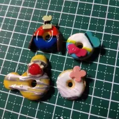 ミニチュアドーナツとキャラクター飾りセット