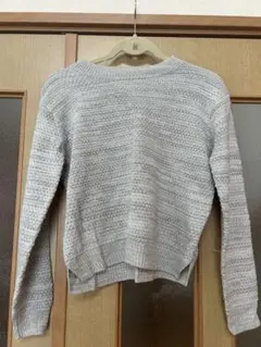 グレー ニットセーター