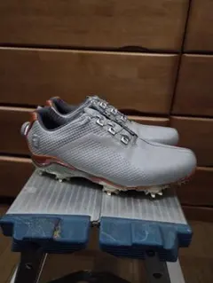新品未使用　FootJoy　フットジョイ　ゴルフシューズ DＮA　23 フットジョイ＞から日本人ゴルファーの足を考え抜いた歴代最高モデルが
