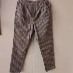 裏起毛グレーと白のストライプカジュアルパンツ　160位のお子様でも