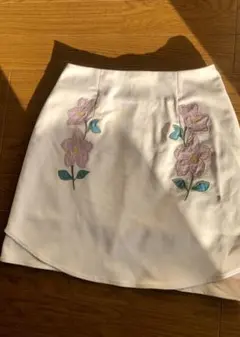 スカート　ミニスカ　花柄　刺繍　ピンクベージュ　ダズリン