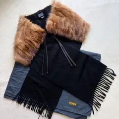 FENDI フェンディ カシミヤ100% ファー付き　大判ストール　マフラー 質屋 FENDI フェンディ マフラー ファーストール ポンポン カシミア100
